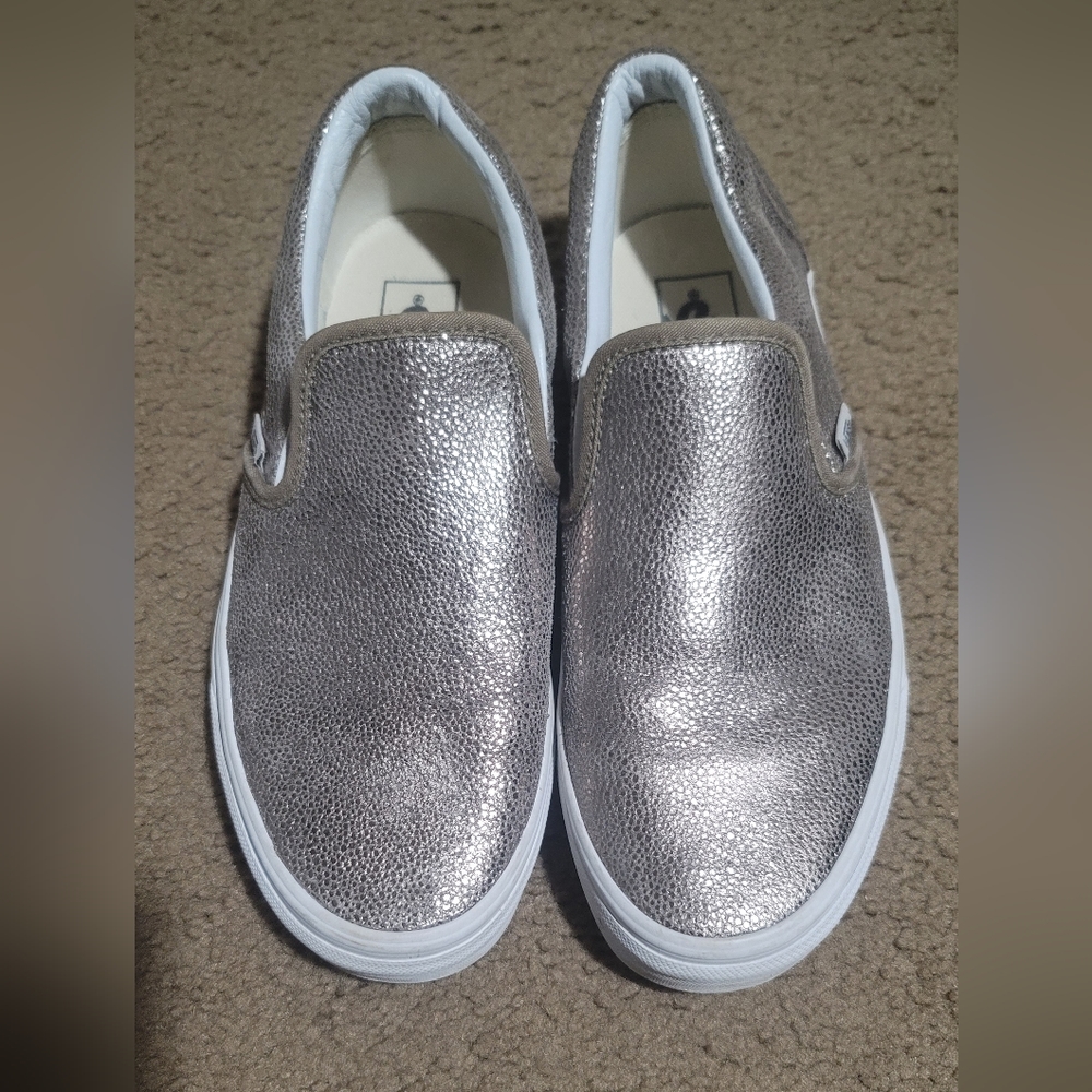 Bronze/metallic Vans